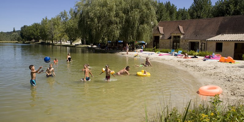 Séjour au Domaine Du Lac : venez à la découverte du village de Domme !