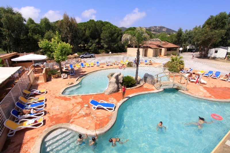 Camping Castors : un magnifique camping avec piscine en Corse