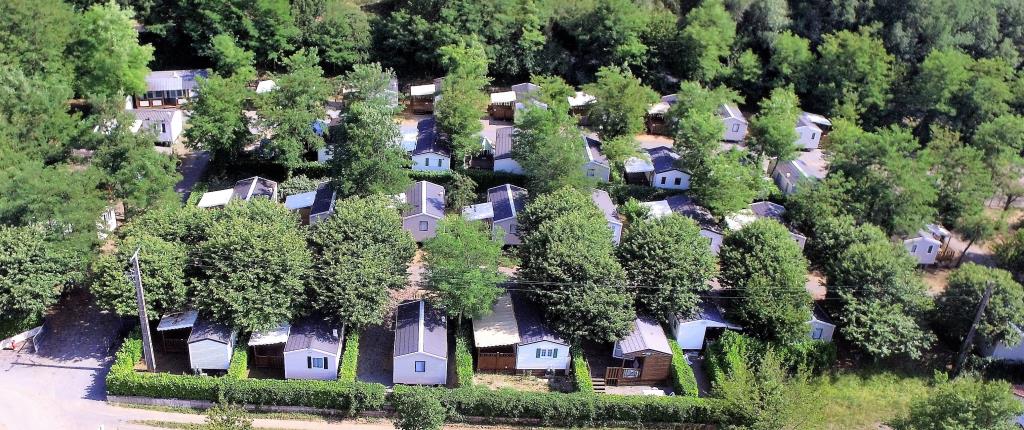 Camper à petit prix : où se rendre en Ardèche ?